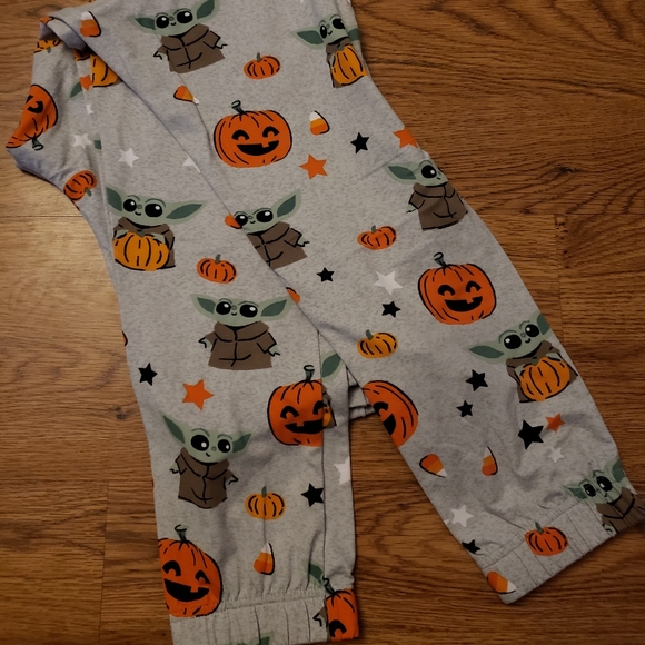 Last one! Baby Yoda Halloween pajamas jogger bottom plus spooky pumpkin - Picture 4 of 4